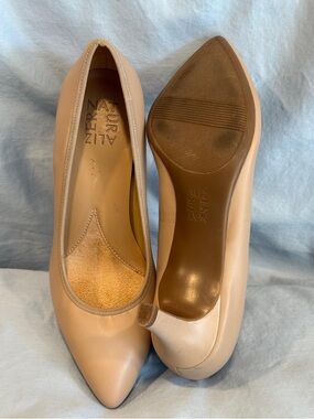 Nurture by Lamaze Women's Nude Pointed-Toe Pumps